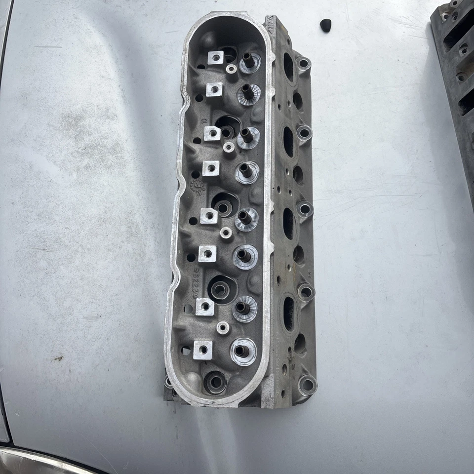 GM 6.0L LS LQ4 LQ9 Cylinder Head 317 Set Genuine OEM - Image 2 of 4