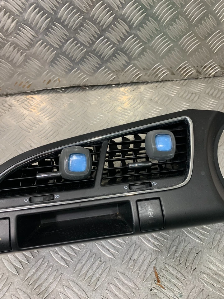 2013 PEUGEOT 3008 DASHBOARD AIR VENTS WITH SWITCH PANEL #2 - Image 2 of 4