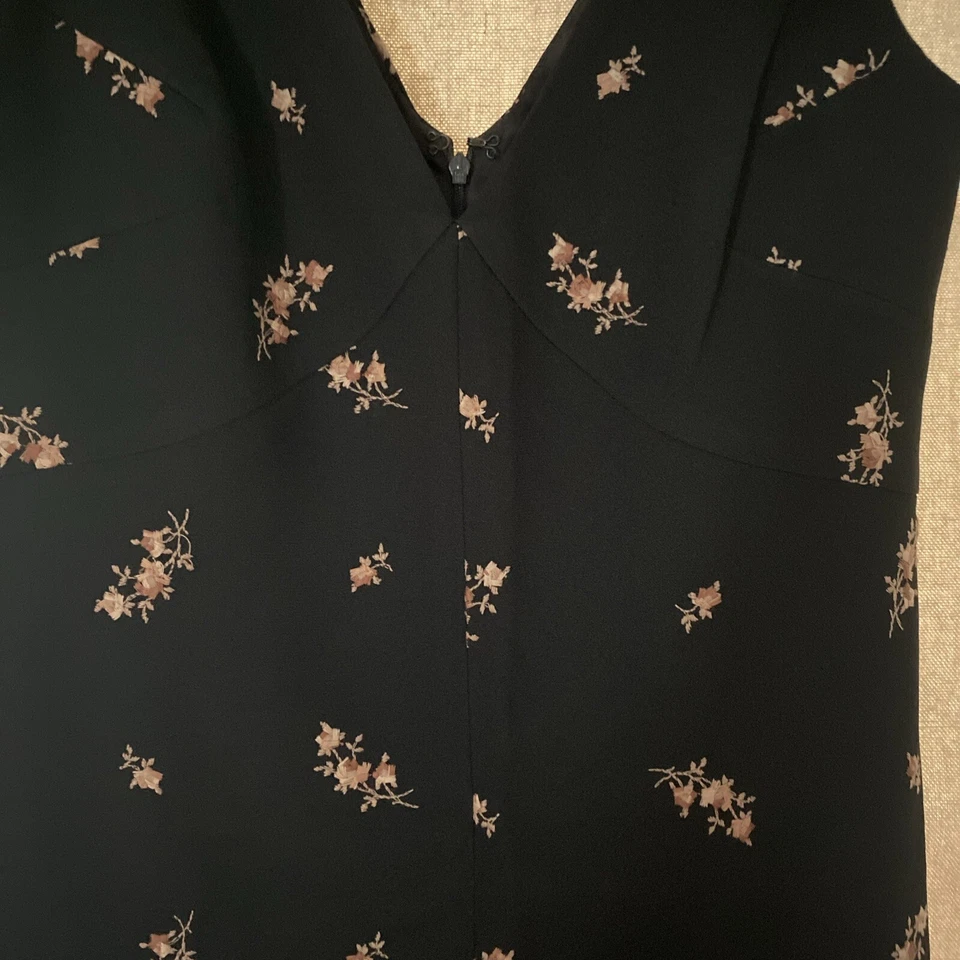 Vestido de Cóctel DE COLECCIÓN PARALELO Negro Bordado Floral Sin Mangas Forrado Talla 6 Foto 3 de 4