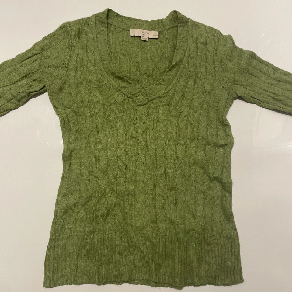 Jersey Ann Taylor Loft para mujer pequeño verde tejido con cable cuello en V mezcla de lana de rayón Foto 2 de 4
