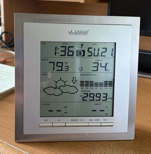 La Crosse Technology Wireless Forecast Station WS-9049U-IT  (No Sensor)