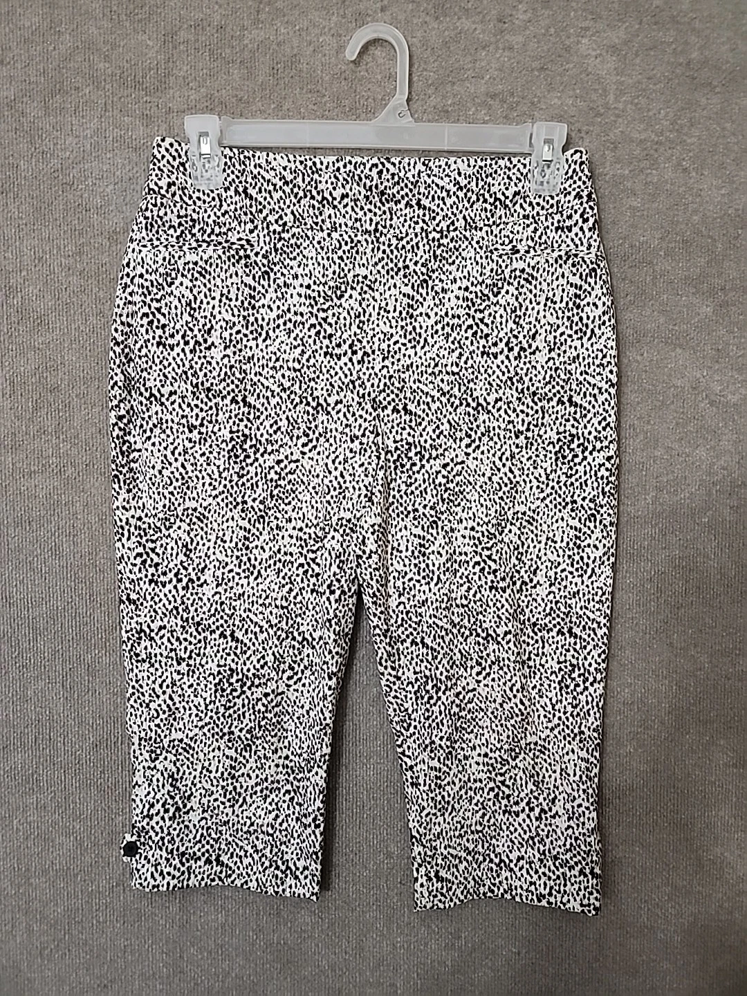 Chicos So Slimming Brigitte Animal-Print Capri Pants Womens 1 US 8 Multicolor