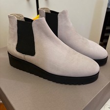 NEW Amalfi by Rangoni Women’s Enrico Chelsea Boots Gray Size 4.5M 