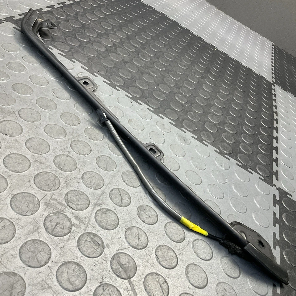 Sensor de pellizco de puerta de maletero eléctrico lateral izquierdo Lexus RX 330 2004-2006 FABRICANTE DE EQUIPOS ORIGINALES Foto 4 de 4