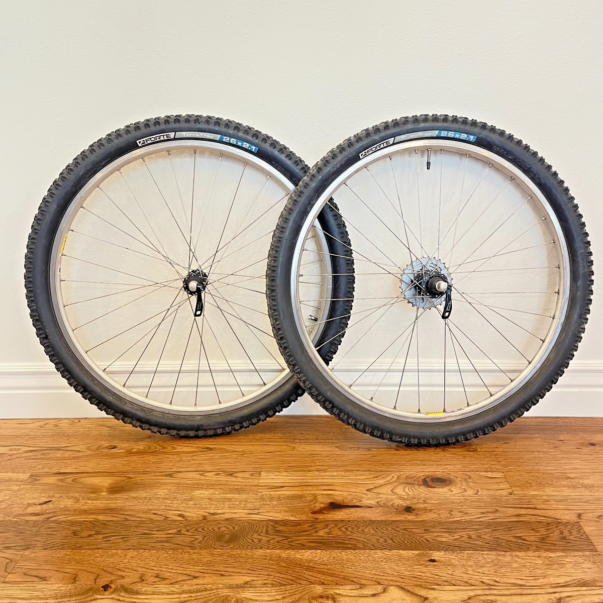 Mavic Reflex 32h 11s FH-5800 HB-6700前後 HP Velotechnik RockShox Monarch RL Rear Shock – Hostel Shoppe