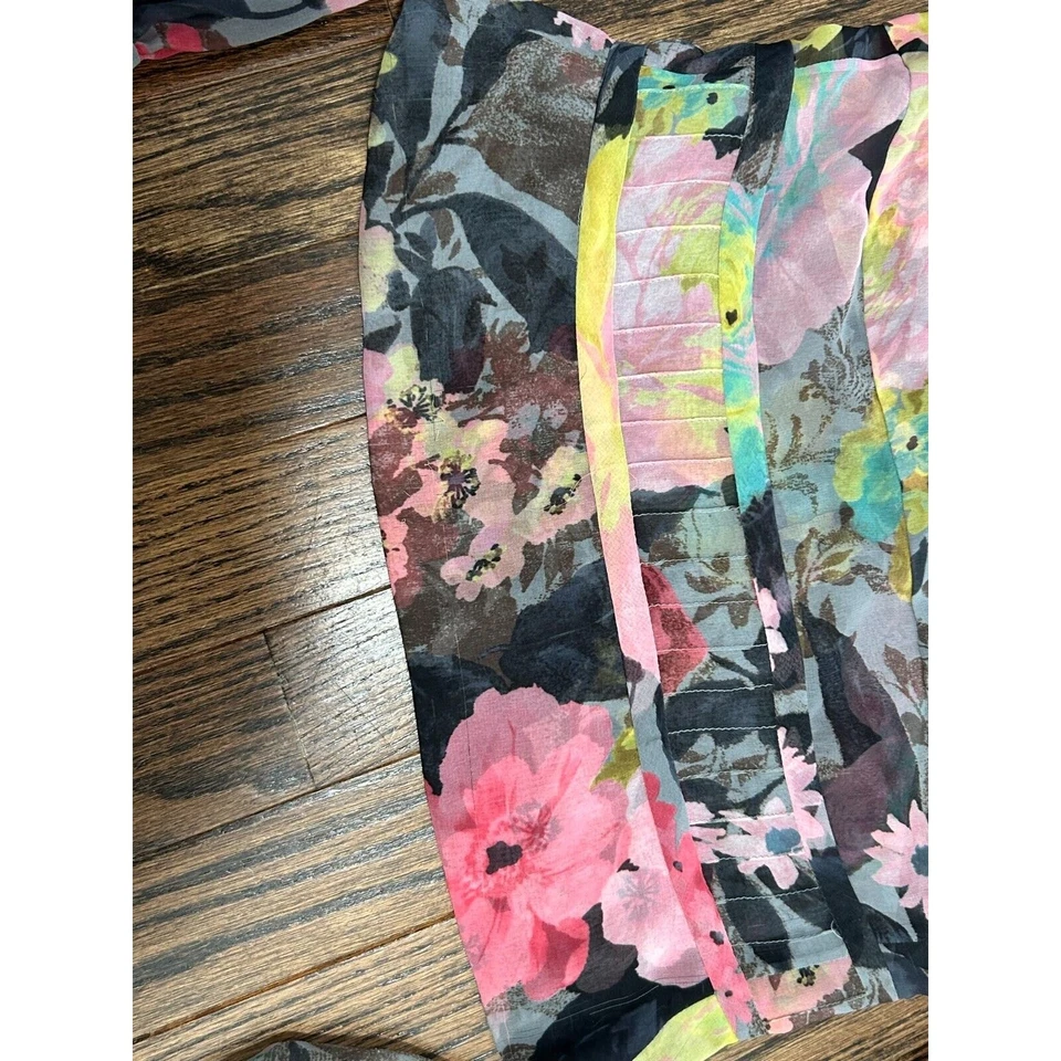 Blusa Tuleh Mujer Multicolor Floral Semi Transparente Manga Larga Recortada Botón S? Foto 3 de 4