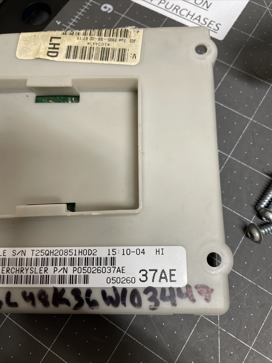 modulus fu5 2007年製 2006 2007 Jeep Liberty Body Control Module 05026037AE And Fuse Box