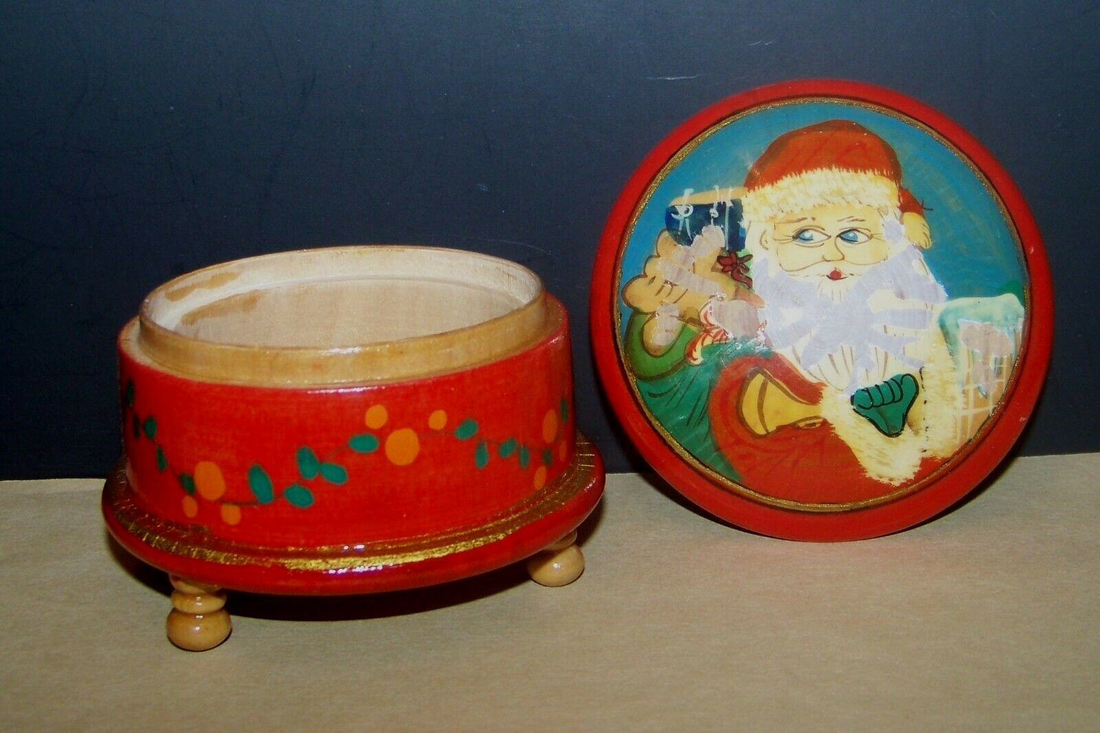 Vintage Santa Claus Wood Trinket Jewelry Box, Christmas Holiday Round 3.25" Red