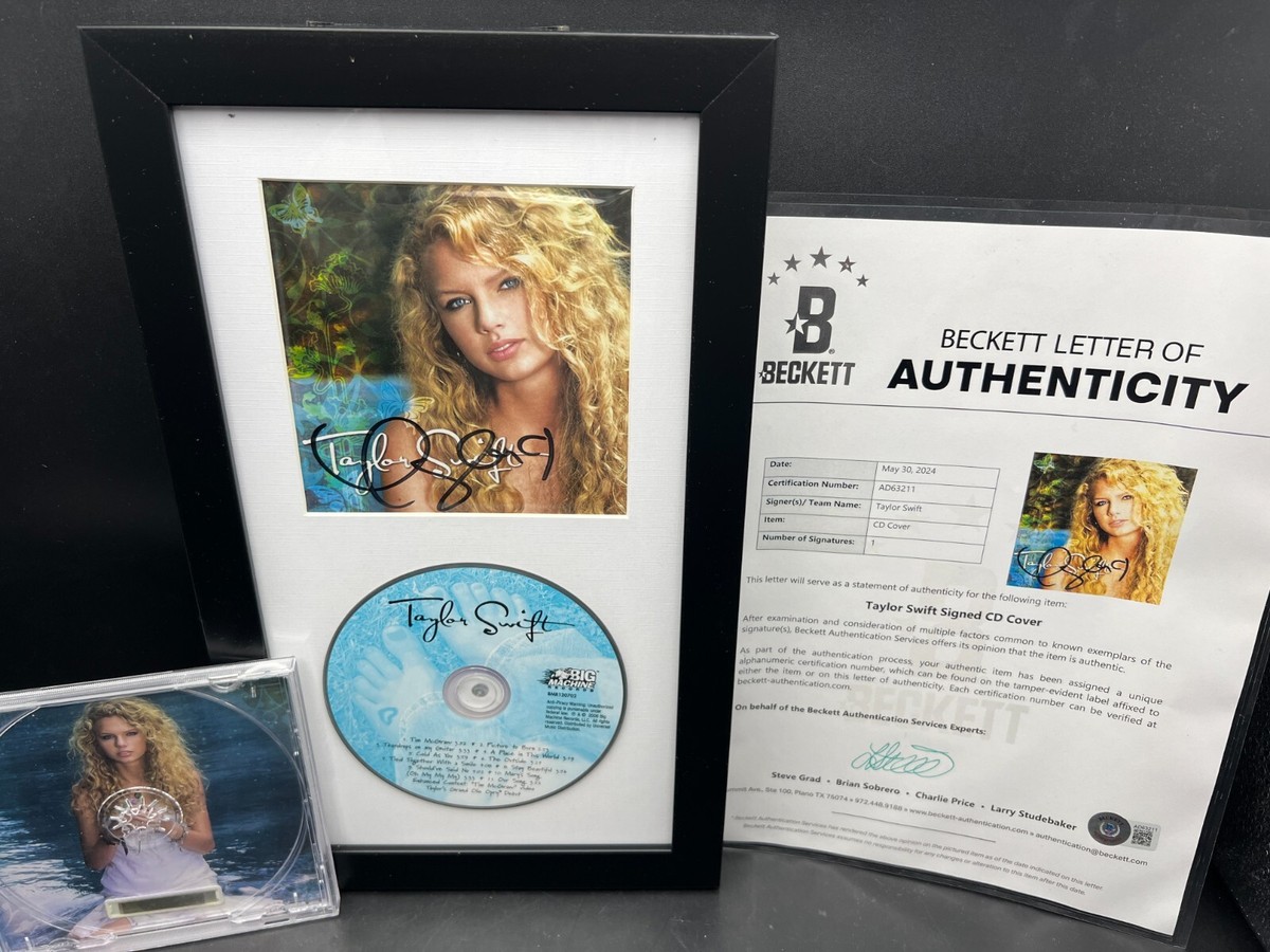 2006 Taylor Swift Signed Autograph Debut CD Album ORIGINAL LYRICS