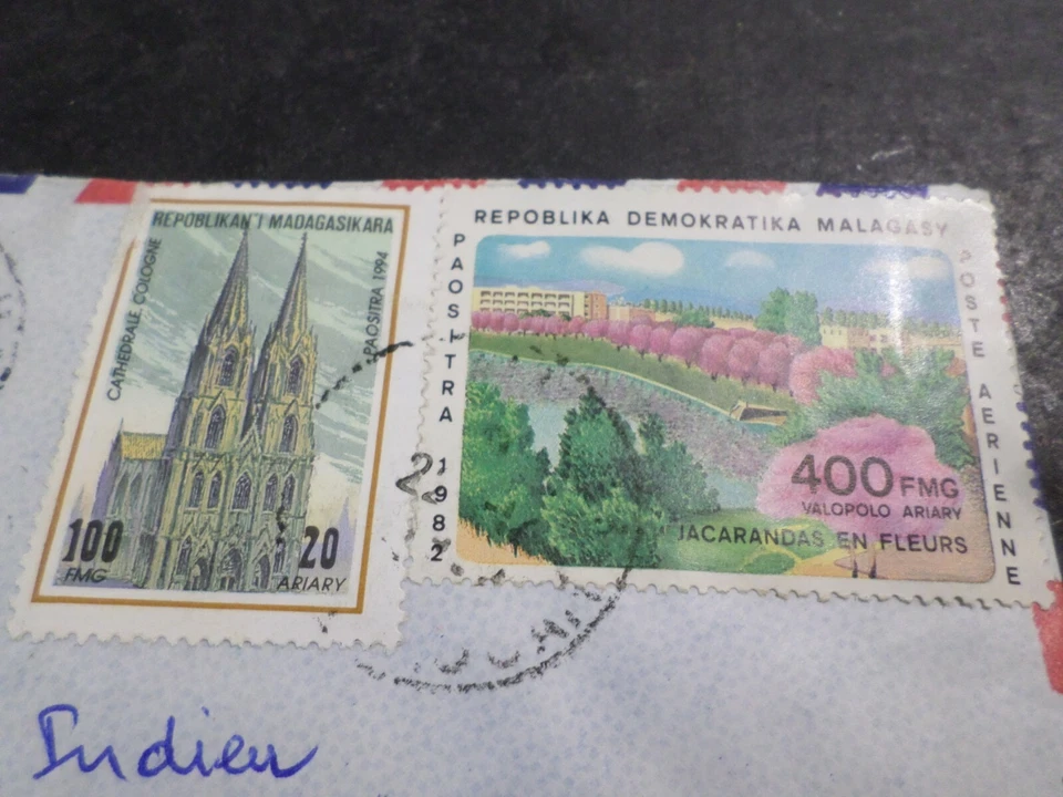 MADAGASCAR, 1996, 2 timbres oblitérés sur LETTRE par AVION, pour FRANCE - Photo 2/2
