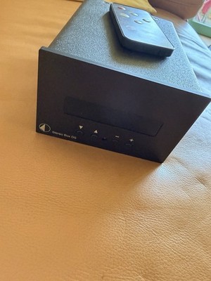 Pro-Ject Stereo Box DS HiFi Verstärker C35013 Schwarz mit Fernbedienung
