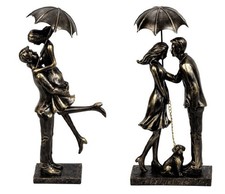 Dekofiguren - Paar mit Regenschirm, Höhe 32,0 - 34,0 cm