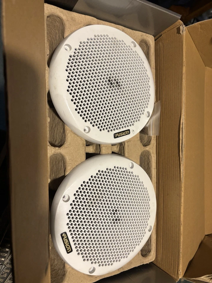 Altavoces Fusion XS-F65CWB serie XS marina de 6,5" - blancos o negros (por Garmin) Foto 3 de 3