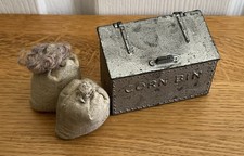 VINTAGE JOHN HILL  MILLERS SET LEAD CORN BIN & 2 HOME MADE WOOLLEN SACKS 
