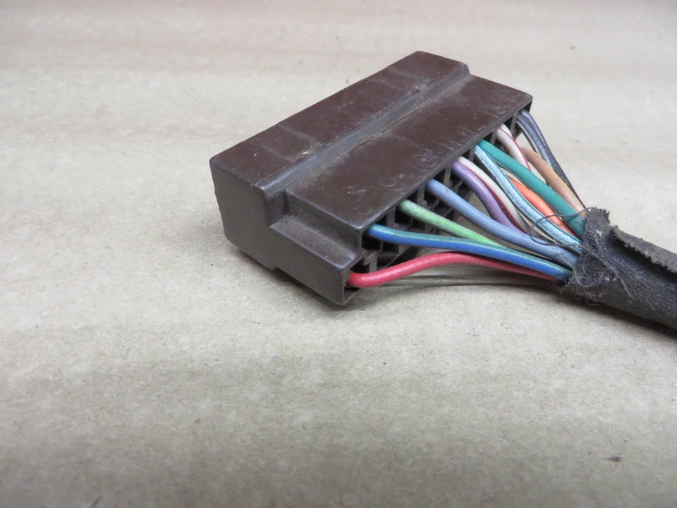 CONECTOR PIGTAIL LINCOLN MARK VII CABEÇA DE CONTROLE CLIMÁTICO marrom tipo II fabricante de equipamento original - Imagem 4 de 4