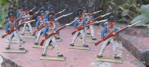 Plats d'étain - Zinnfiguren - Flat tin - 12 soldats français 1830