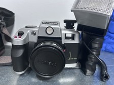 macchina fotografica vintage reflex Olympia con Flash