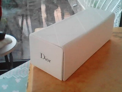 Etui à lunettes DIOR - Photo 1/4