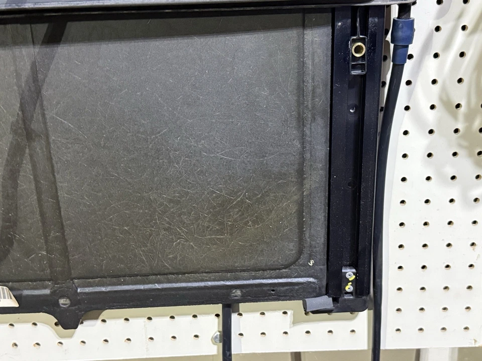 Chevrolet Impala 2006-12 Sunroof Assembly Complete OEM - Image 4 of 4