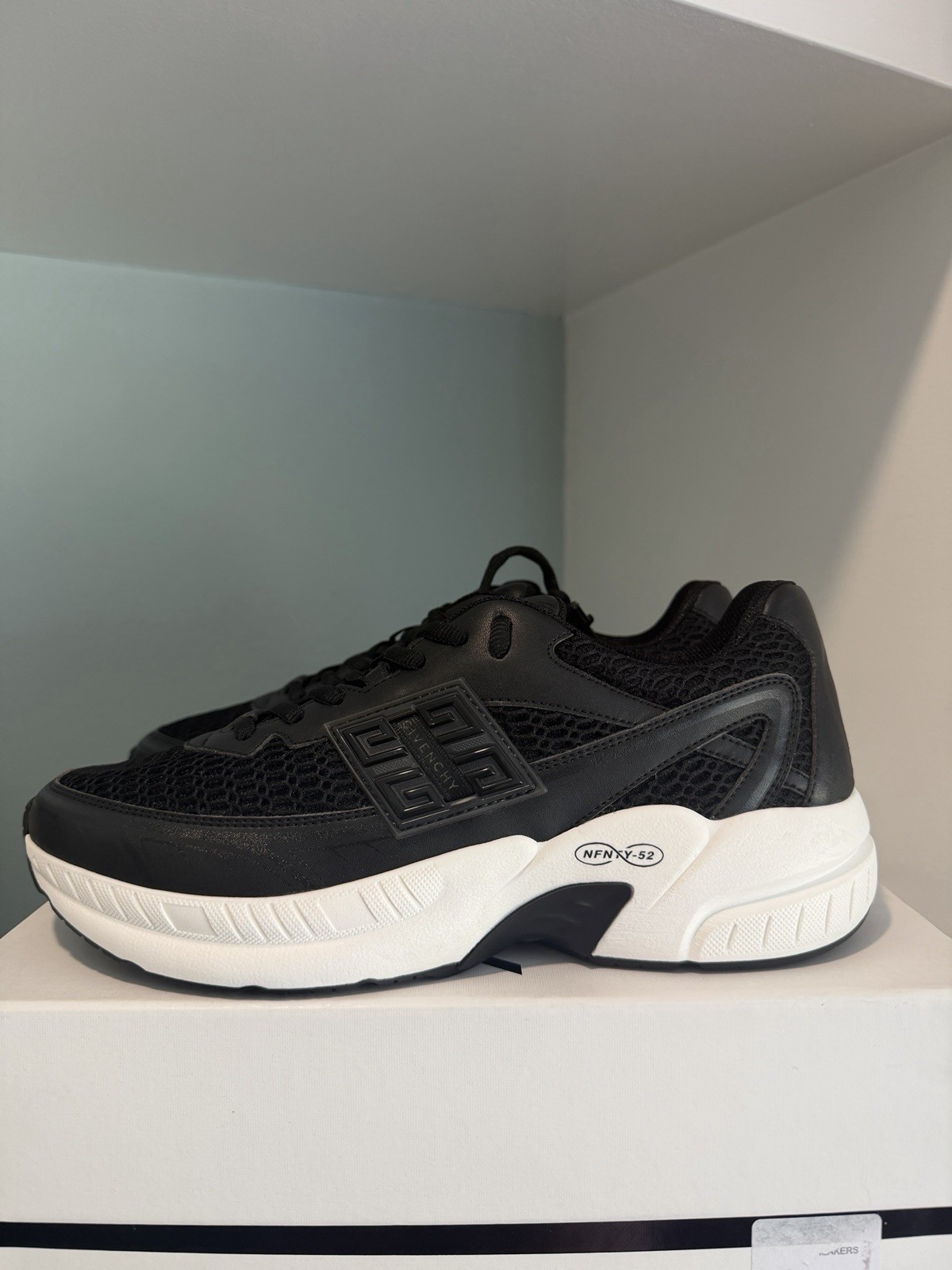 Givenchy NFNTY-52 Low Top Sneaker Shoes Black Men’s BH00AGH1R7 Size 40 / US 7 thumbnail 10