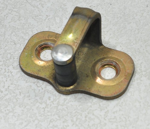 VW Polo 6N1 (94-99) Tür Fanghaken Tür vorne Links 1H0837084 #37773-B227