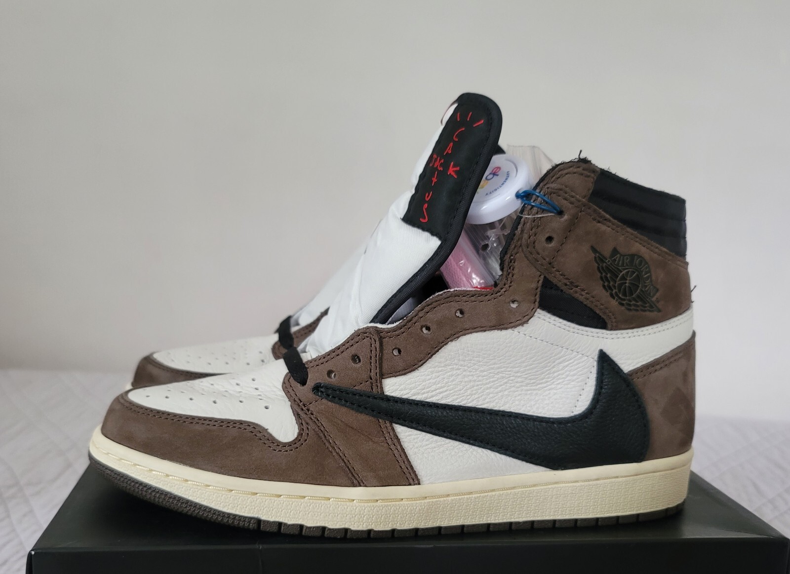 Jordan 1 Retro High OG x Travis Scott 