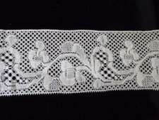 Vintage 2.25" White Brussel Machine Bobbin Lace Flower Scrolls 31" Edge Trim