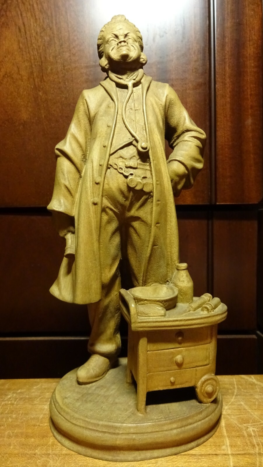 ANTIQUE 10" ANRI HAND CARVED WOOD DOCTOR PHYSICIAN SURGEON STATUE