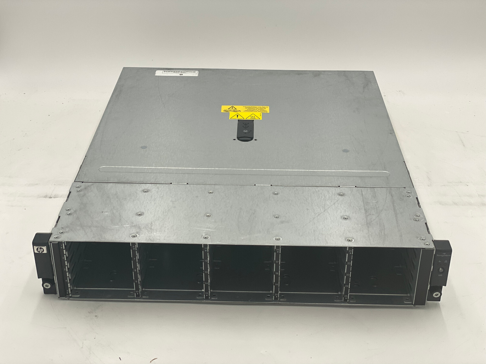 AJ941A HP StorageWorks D2700 25x SFF Disk Enclosure W/ 2x PWS 2x Fan ...