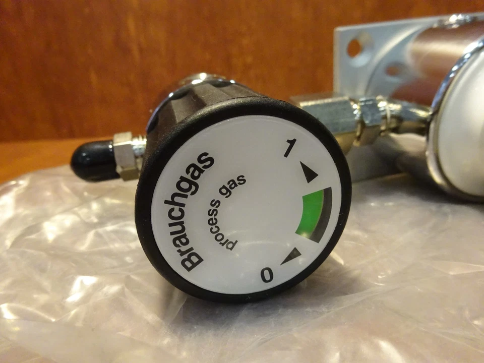 Messer stainless steel air gas pressure regulator 40/10bar - Image 3 of 4