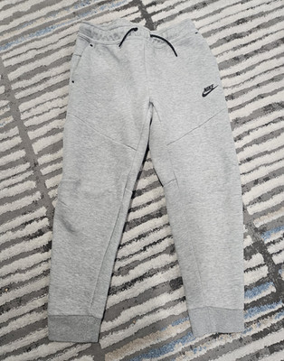Nike Tech kids size large  plus size fits like an extra large.