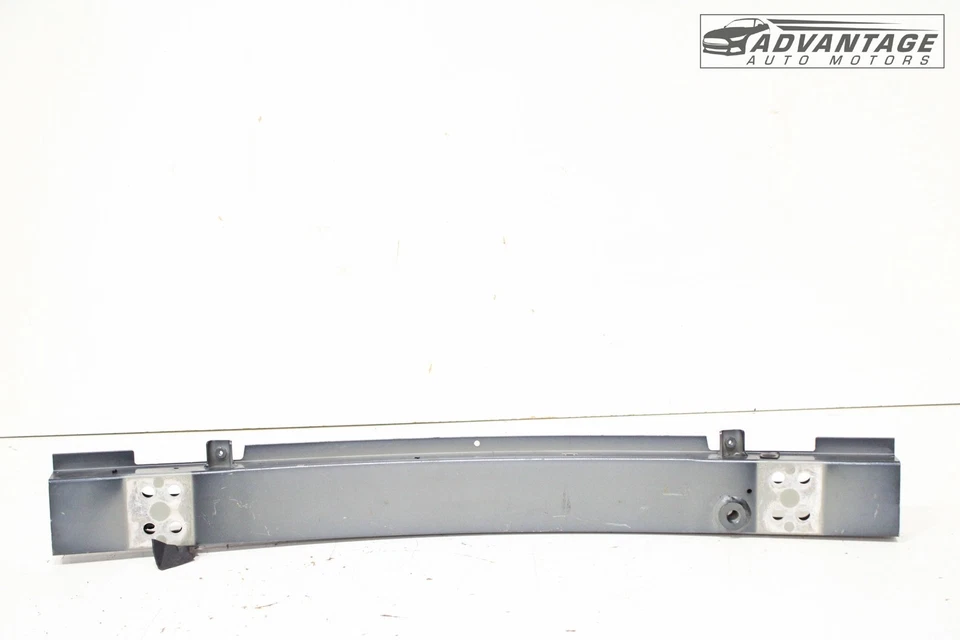 Barra de refuerzo para parachoques delantero Chevrolet Camaro 2016-2024 84639874 OEM Foto 2 de 4