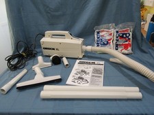 Oreck XL White Portable Canister Vacuum Cleaner w/Attachments BB870-AW lot