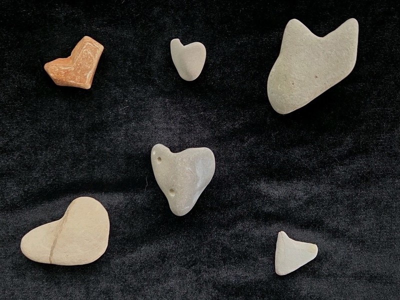 6 Natural Heart ❤️ Shaped CA Pacific Beach Stones Love Rocks pebble art Craft