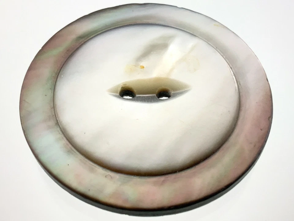 Carved MOP Mother-Of-Pearl Garment Button 1.5in Circle Pattern 306B - Image 2 of 4