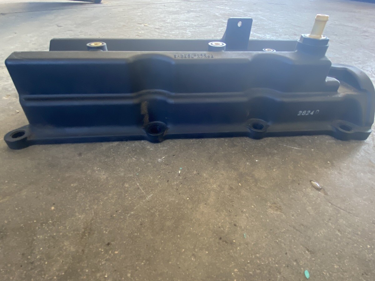 03-07 Infiniti G35 Nissan 350Z VQ35DE Passenger Valve Cover OEM