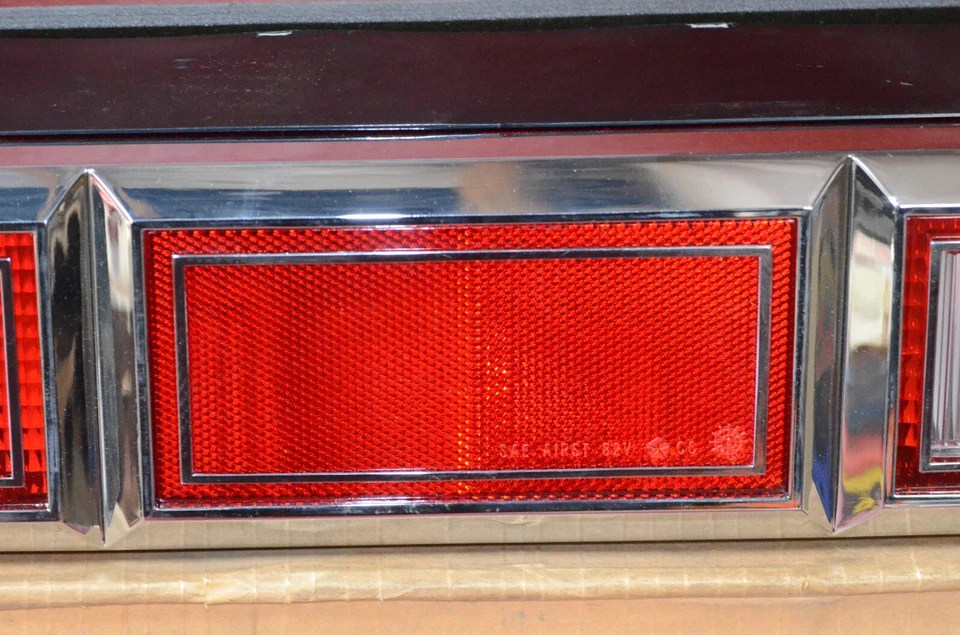 Nuevo de Lote Antiguo Dodge 400 LH Lámpara Trasera Luz Trasera Carcasa Lente Mopar 4174315 Izquierda Foto 3 de 4