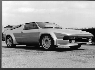 Lamborghini Jalpa um 1983 original werkseitig ausgestelltes Pressefoto