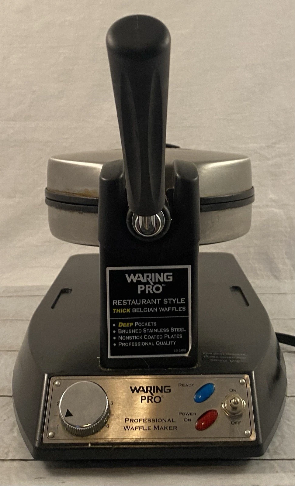 Waring Pro Professional Waffle Maker WWM200SA Restaurant Style Thick Belgian