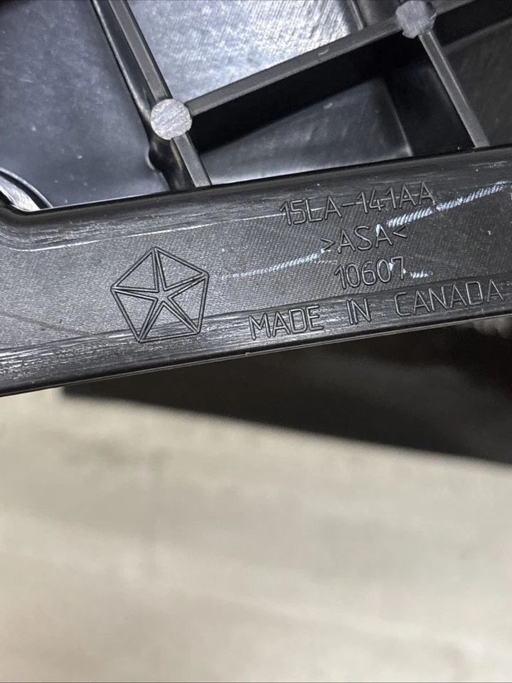 Dodge Challenger Mopar 68260155AA 2015-20 parachoques delantero cubierta refuerzo #974 Foto 4 de 4