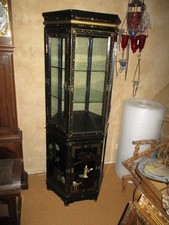 Alte chinesische Lack Vitrine 6eckig mit Halbedelsteinen besetzt 184 cm hoch