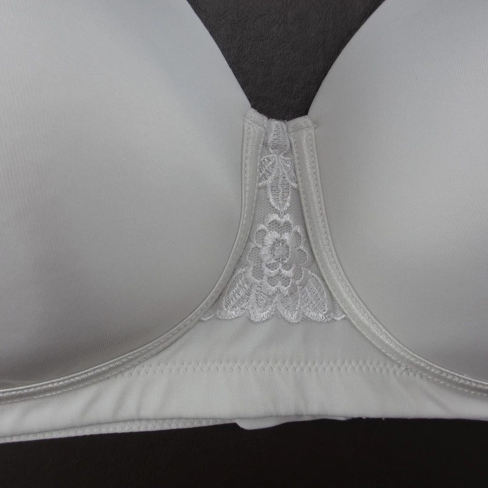 Sujetador Vanity Fair 40D Blanco Cierre Trasero Acolchado Inalámbrico Cierre Ajustable Espalda Foto 3 de 4