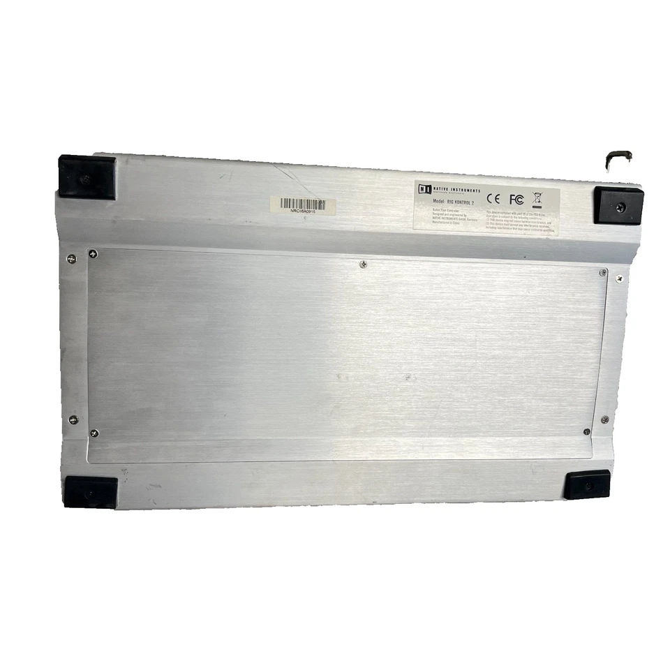 Native Instruments Rig Kontrol 2 USB Guitar Rig Foot Controller Silver - Image 2 of 3