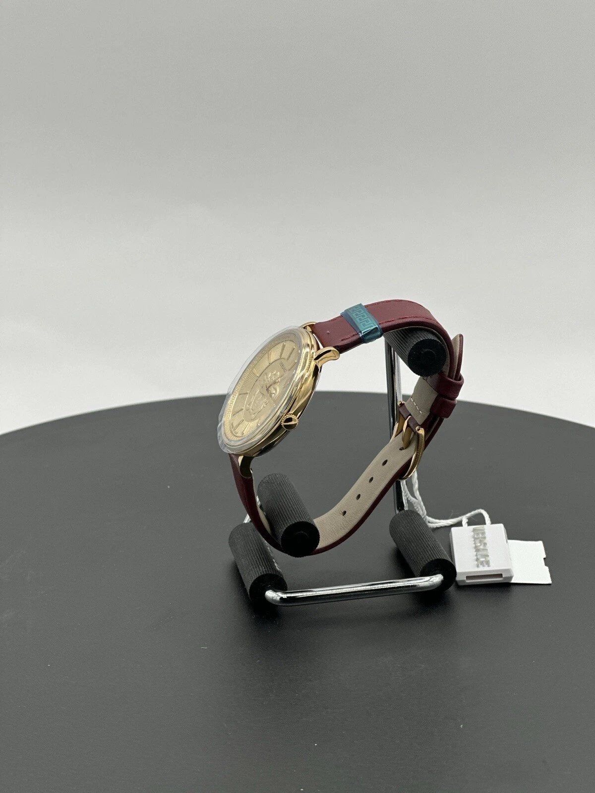 Orologio Versace donna cerchio a V oro 38 mm cinturino moda