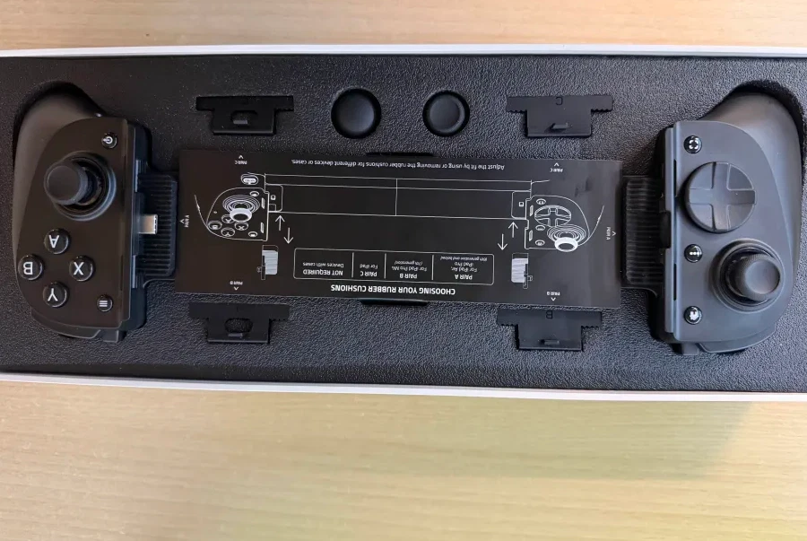 Razer Kishi V3 Pro XL Wired Controller for 10-13in iPads & Android Tablets - Image 3 of 4