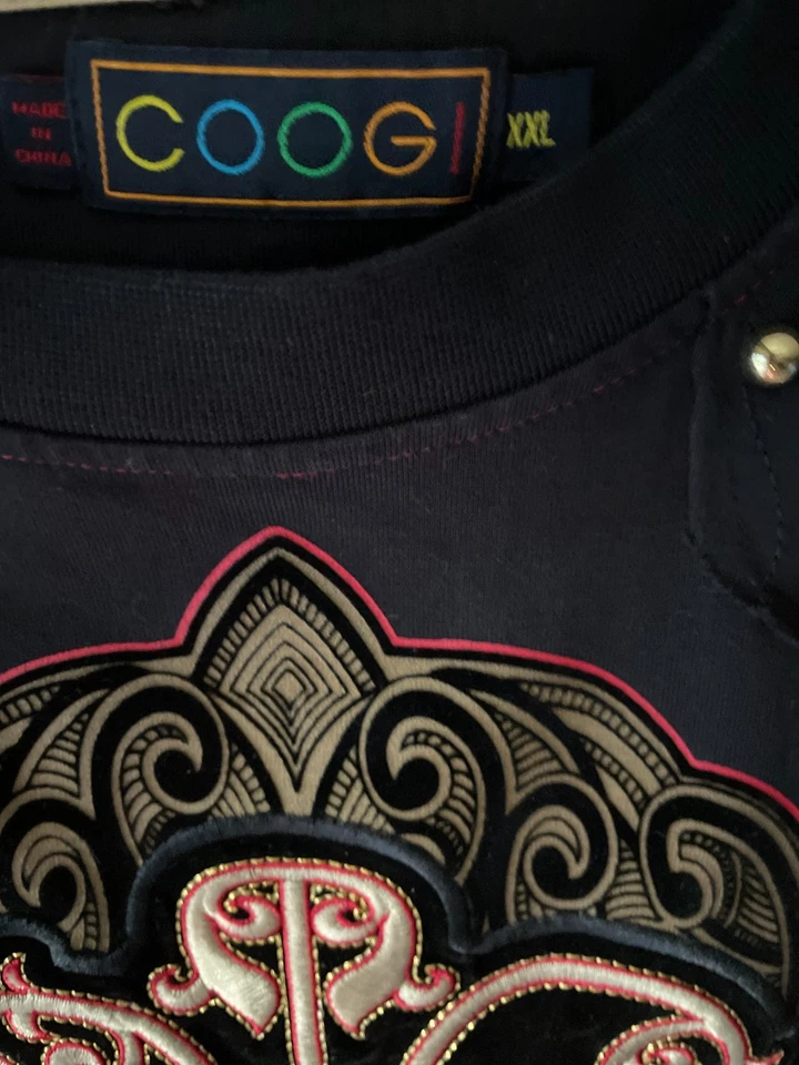 Camiseta De Colección Coogi Gráfica XXL Negra Dorada Bordada Logo Ropa de Calle Camiseta Foto 3 de 4