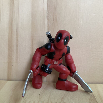 2007  Marvel Super Hero Squad DEADPOOL 2INCH Figure with Swords