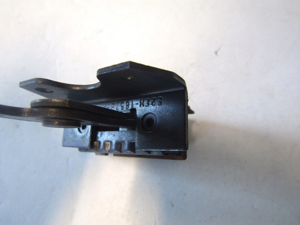 1982-86 FORD MUSTANG HEATER BLOWER SWITCH E2EH-18578-AA - Image 4 of 4