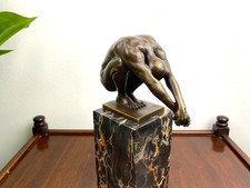 Bronze Skulptur Tauchers auf schwarzem Marmor sockel nach Milo