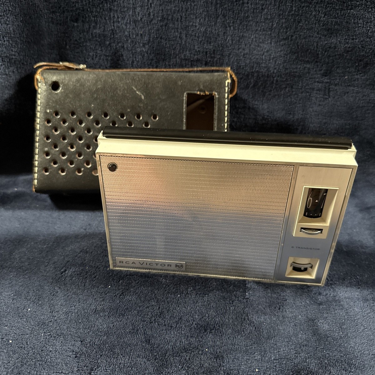 RCA Victor Vintage Transistor Radio In Leather Case Portable